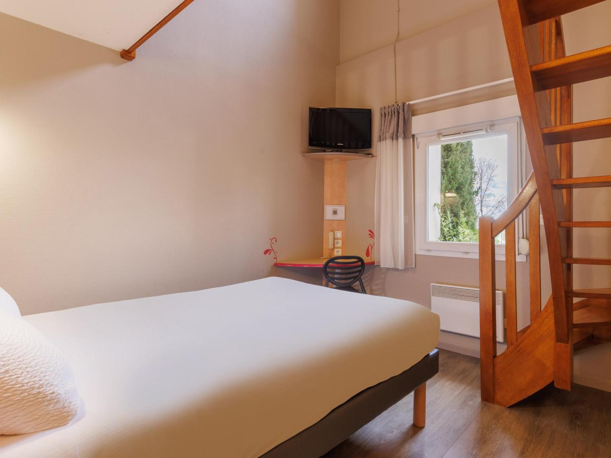 B&B Hotel Aurillac Le Lioran Exterior photo